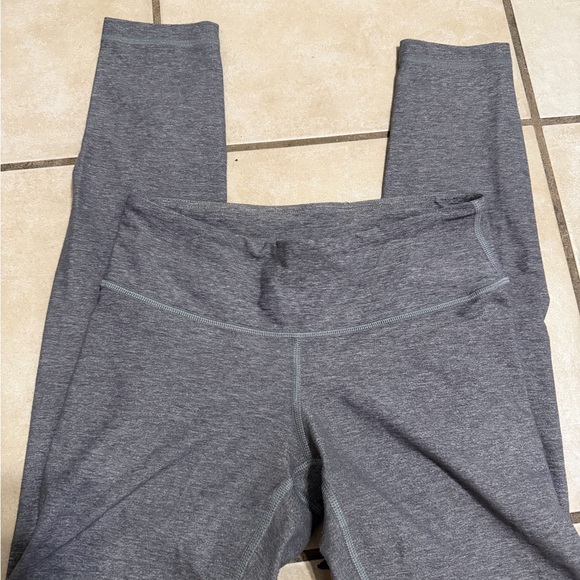 Lululemon Mid Rise Legging 19” - Picture 2 of 3